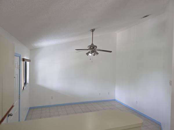 $1,000 / 1br - Apartment 1 bed/1 bath Sebastian (SEBASTIAN)63823723197955122