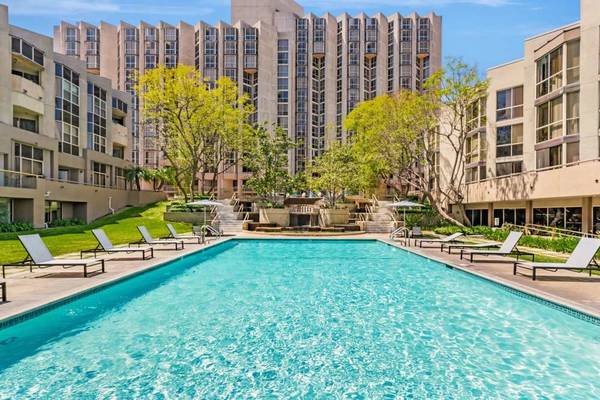 $2,385 / 2br - 1050ft2 - 2 BD, 24-Hour Lobby Attendants, Parking Available (123 S. Figueroa St, Los Angeles, CA)63701110897667120