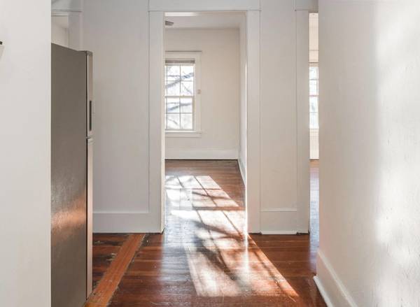 $1,299 / 1br - MOVE IN READY- CALL TODAY | Lots of Natural Light - Convenient 1B (Slabtown)64039222832514124