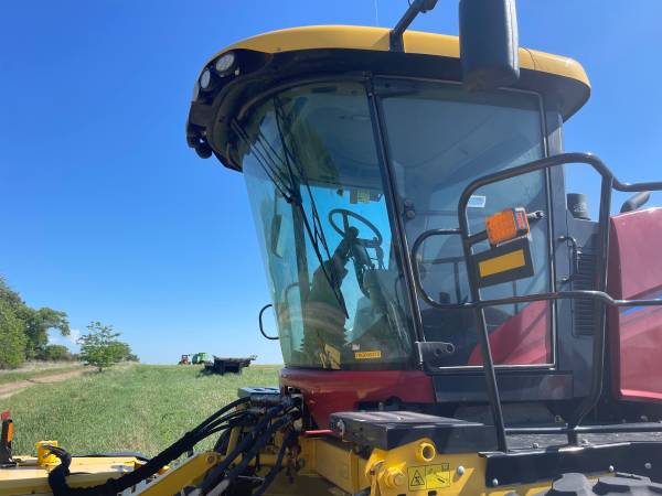 New Holland 220 plus windrower 1