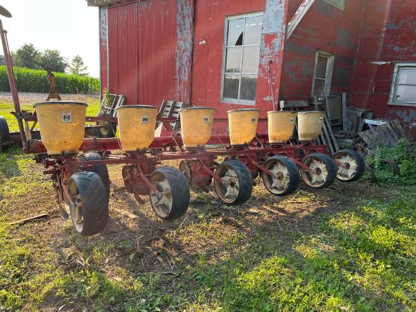 Corn Planter McCormick International 6 row 1