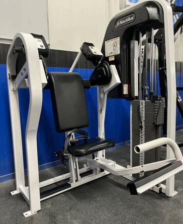 Quality Nautilus 2ST Super Pullover 320 lb Stack! 1