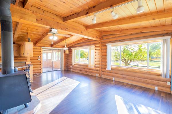 $449,000 / 3br - 01400ft2 - Log Home near Florence! (5819 Lawrence Lane)64287794492035123