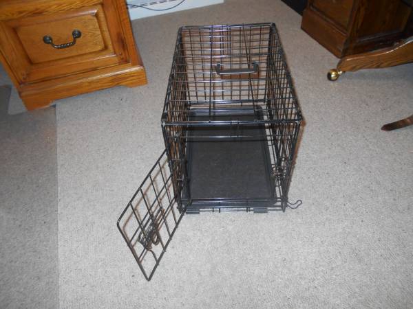 SMALL DOG CRATE 1