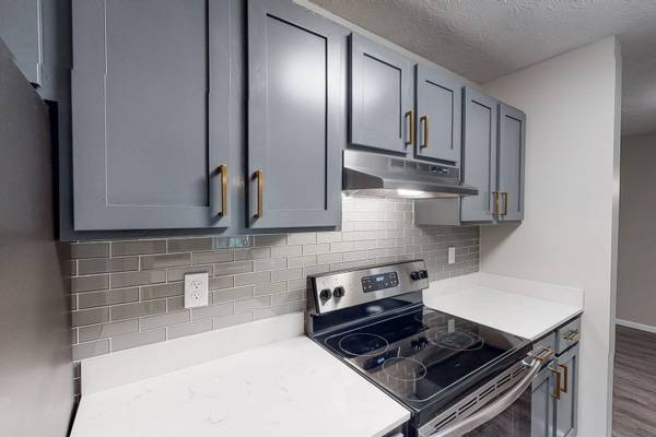 $1,355 / 1br - 640ft2 - Parque para perros, chimenea al aire libre y salón, 1 dormitorio (916 Beaver Grade Road, Pittsburgh, PA)64013531221507123