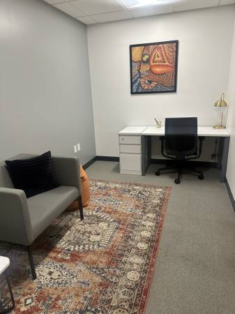 $380 OFERTA RELÁMPAGO: Oficina privada en Little Italy (1-3 usuarios) - $380/mes (San Diego)63621379974017121