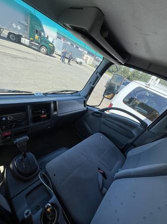 2016 Isuzu NPR-HD - Photo 6