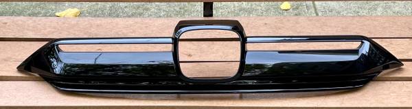 HONDA 2020 CR-V FRONT UPPER GRILLE OEM 1
