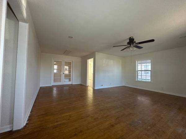 $150,000 / 4 dorm. - 1429 pies² - Casa de 4 dormitorios, venta directa entre propietarios con $15 000 de enganche y $1185 mensuales (Victoria)