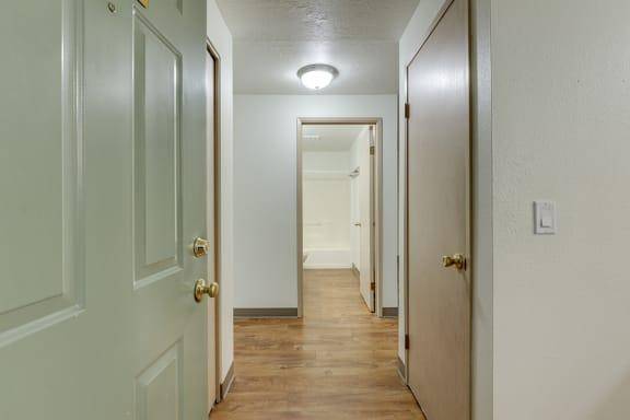 $1,685 / 2br - 865ft2 - Beautiful 2 bed 2 bath in McMinnville  ~ Towncenter (Beautifully maintained property in the heart of McMinnv)63672512194049123