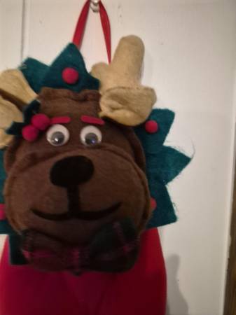 Adorable 4ft Christmas hanging WELCOME Indoors Or Outdoors! 1