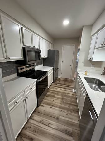 $2800.00 / 3br - 1400ft2 - 3 Bed, 1.5 Bath Townhome64016104509315120