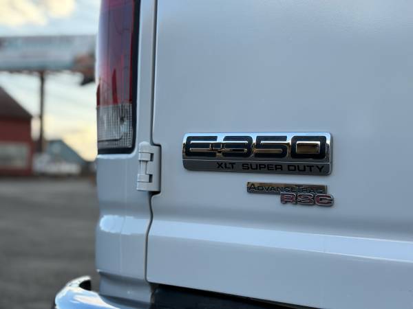 2006 Ford E-350 XLT - Photo 6