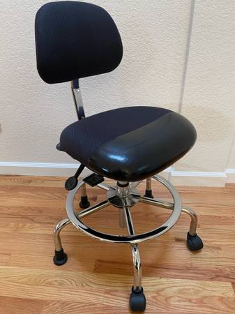 Adjustable rolling chair 1