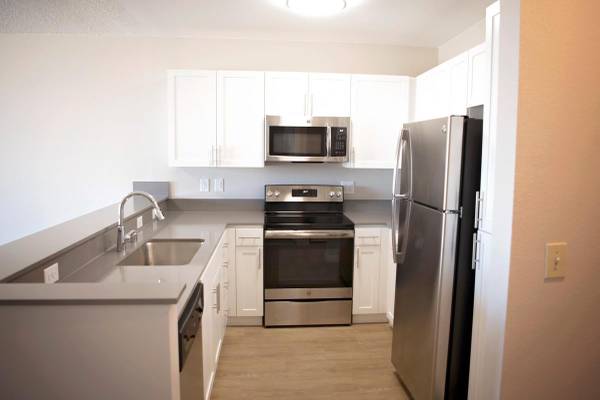 $1,689 / 2br - 943ft2 - Stylish Living from $1,240 + 6 Weeks FREE Rent!63673552754305121