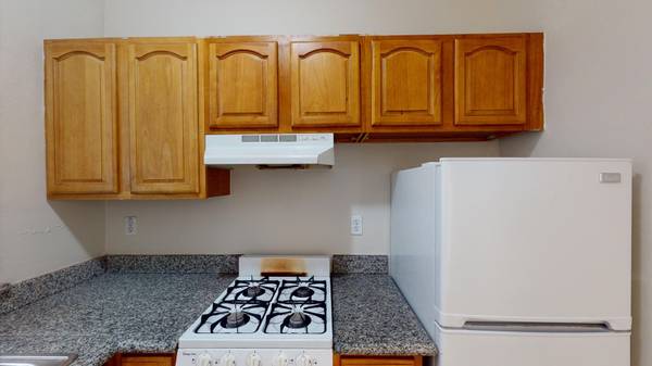 $1,845 Estudio Actualizado con Comodidades Modernas. Unidad #8 (centro / cívico / van ness)63686103589763123