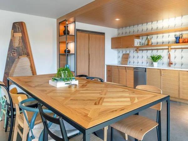 $1,757 / 1br - 554ft2 - You'll fall in LOVE with the VIEW! Rent Today and Get 6 WEEKS FREE! (Slabtown)63672564969091120
