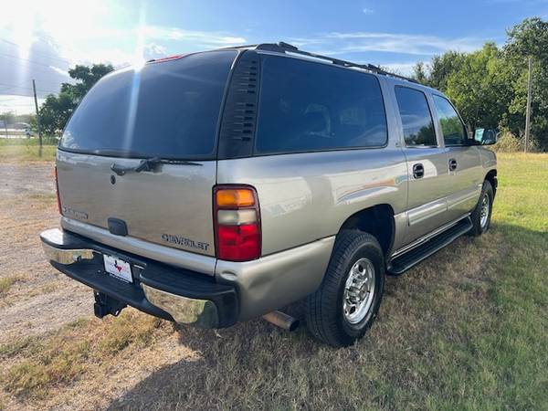 2000 Chevrolet Suburban 2500 LS 2WD 6.0L - $8,970 (New Braunfels)63439654825217124