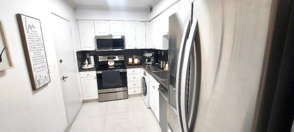 $4200.00 / 1br - 745ft2 - 1 bed 1 bath | Oceanfront | Hollywood, FL | $420064049455426050123