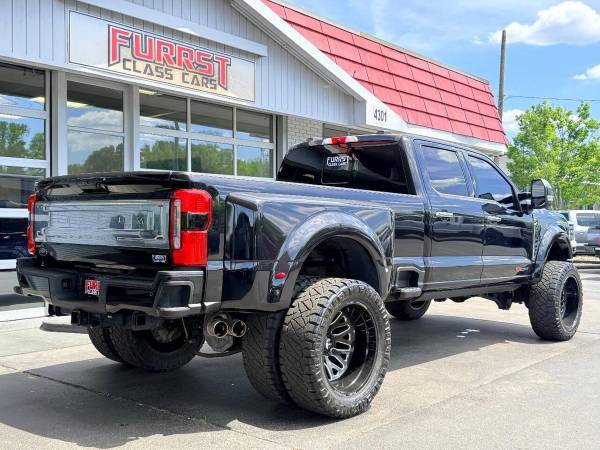 2023 Ford F-450 Super Duty - Photo 3