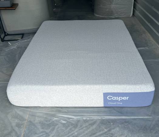 Casper CloudOne Like New Queen Size Mattress 1