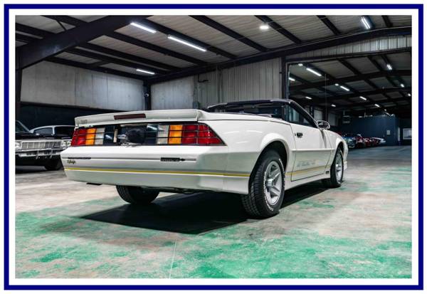 1988 Chevrolet Camaro Iroc Convertible / TPI 305 / 700R4 / AC / 65K Mi - $21,50063618721310849121