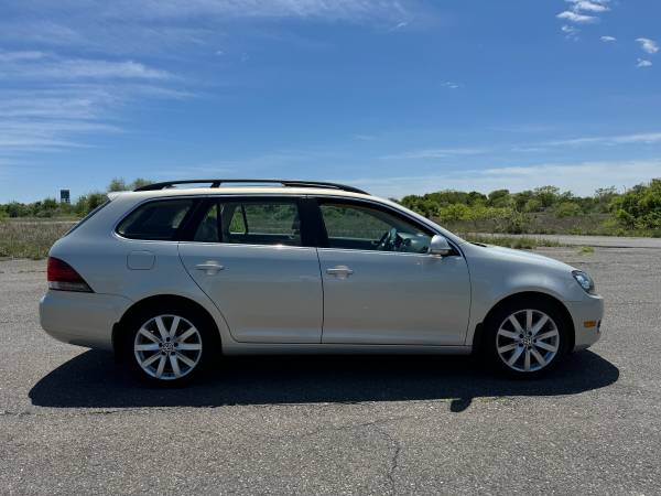 Diesel 2012 Jetta Sportwagen TDI 2.0L Pano roof, Nav - $6,50063435810779011124