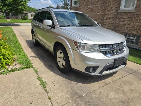 2012 DODGE JOURNEY SXT ..... LIMPIO ... FUNCIONA GENIAL .. - $3,900 (Oak lawn)63616776483713121