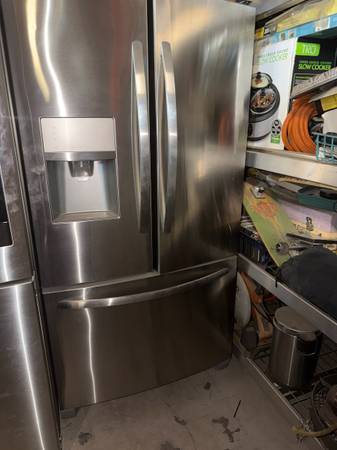 Counter depth refrigerator 1