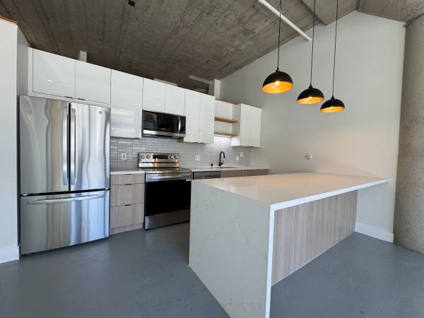 $2,600 / 1br - 1256ft2 - Jack London Square Live/Work Loft (oakland downtown)63682813848705122