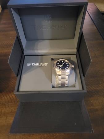 TAGHEUER Aquaracer Watch 1