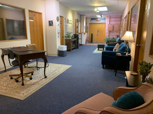 $245 Shared Therapy-style Corner Office for Rent (santa cruz)63834315440259124