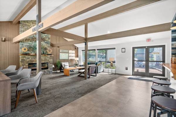 $1,899 / 2br - 1046ft2 - Private Patio/Balcony, Swimming Pool, 2 BD (8200 Bridgeport Way Southwest, Lakewood, WA)63890096374659124