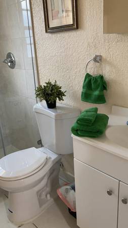 $1,600 / 1br - Efficiency Independiente, Amoblado (Miami Kendall)64051007065218122