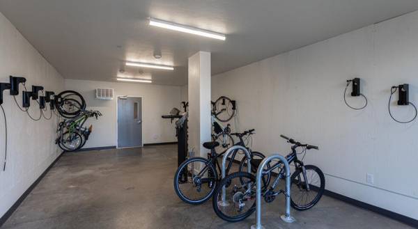 $1,919 / 3br - 1118ft2 - Love where you live! (The Village)63981530660738122