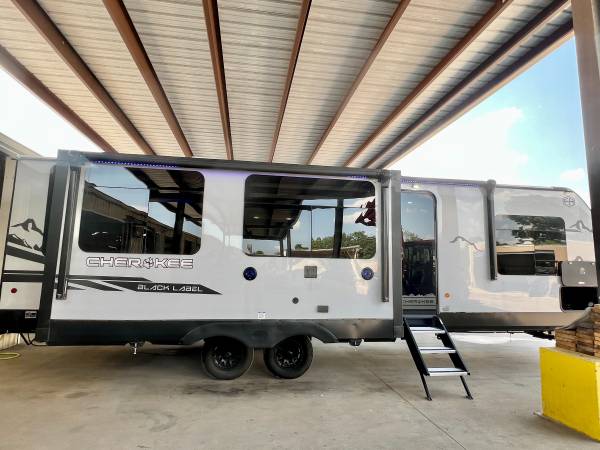 Manager's Special 2025 Forest River Cherokee Wolf Den 273XLKBL 1