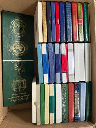 White House Christmas Ornaments 1