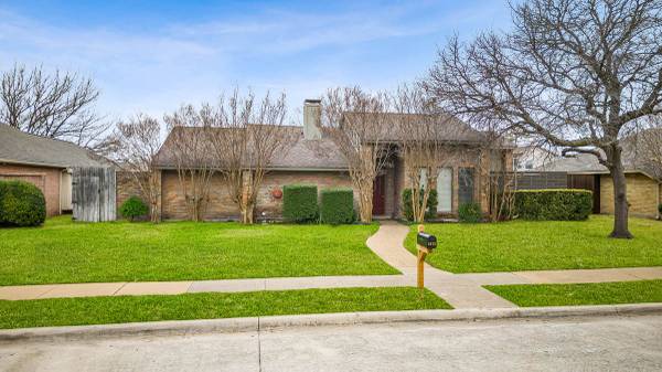 $700 Private Room Available w/ Pool access 1