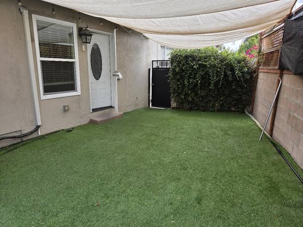 $1,960 / 1br - 500ft2 - Unidad individual para una o dos personas (Winnetka)63700996432643122