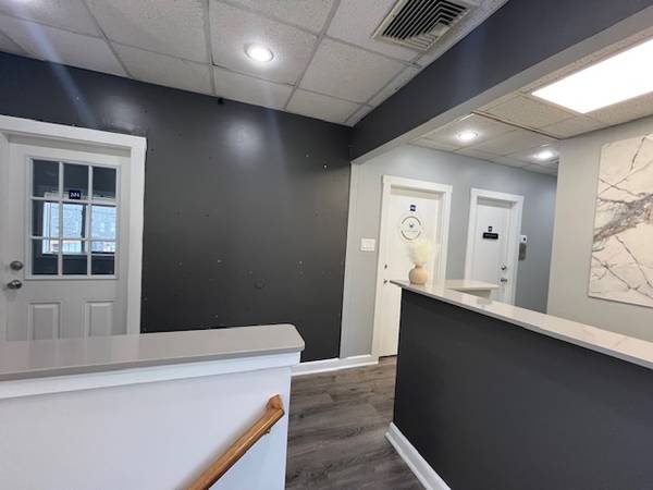 $2,100 / 300ft2 - Salon Studio available at 3 Cross Street FREE First Month (Malden)63996403708675122