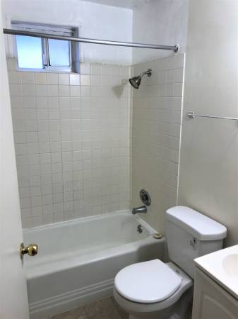 $1,795 / 2br - 750ft2 - Spacious 2-Bedroom next to UW (U-District)64031135927555121