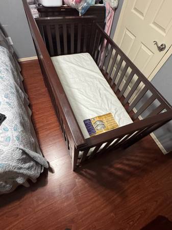 Graco Crib 1