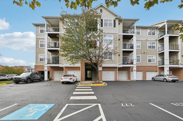 $285,000 / 2br - 984ft2 - Move-In Ready Condo in The Ashmore – 2 Bed/2 Bath at 19606 Galway Bay (Germantown)64212940523267120