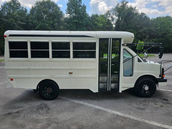 2004 CHEVROLET EXPRESS G3500 BLUE BIRD AUTOBÚS PARA 14 PASAJEROS, 1 DUEÑO - $13.900 (MURFREESBORO)63470754075521124