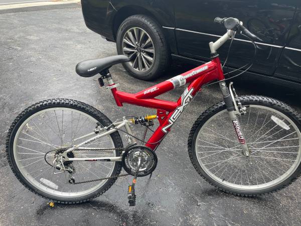 Bike 26” Wheel Next Power Climber 18 Spd Full Suspension Mountain