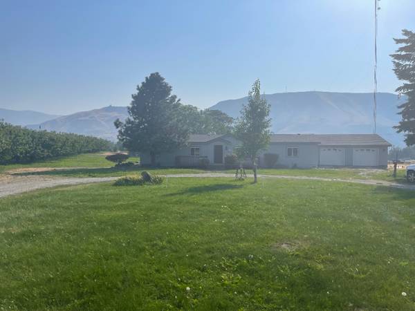 $2750.00 / 4br - 2000ft2 - 916 4th St. S.E., East Wenatchee, WA  9880263828063613313120