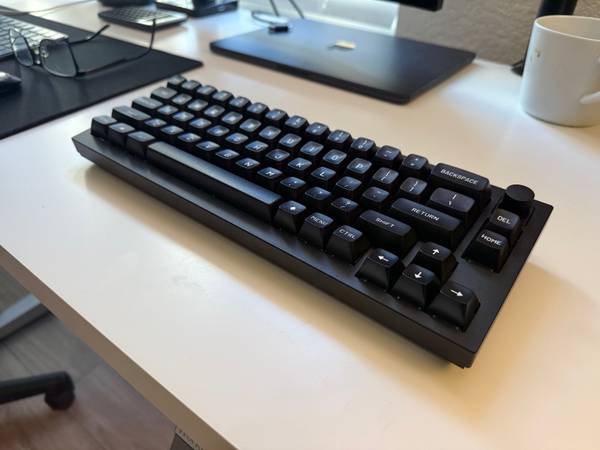 Keychron Q2 Max 65% w/ Knob - Baby Raccoon Switches, Black MT3 Keys 1