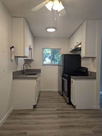 $1,950 / 1br - Newly remodeled top floor corner apt in Imperial Beach! (Imperial Beach)63663888539139123