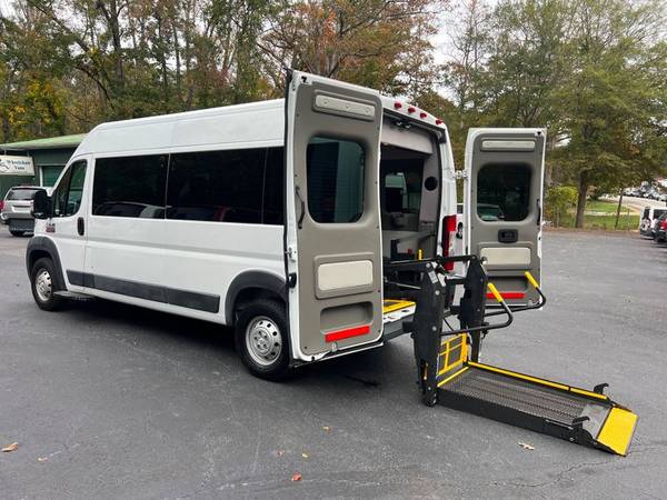 2015 *Ram* *ProMaster* *2500* 159 WB silla de ruedas para discapacitados entrada trasera - $44,900 (Ram ProMaster)63620340964483121