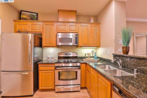 $1,000 / 1br - 840ft2 - Rarely Available Luxury 1 bed/1 bath condo at The Terrace (Dublin)63826177151489121